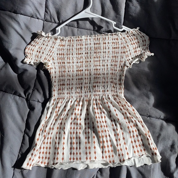 RUE21 Off-Shoulder Patterned Top - Picture 2 of 6